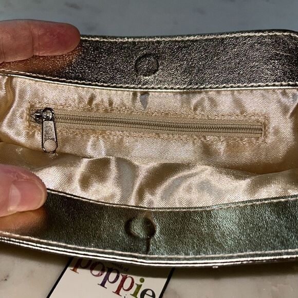 new Poppie Jones shimmer gold magnetic clasp clutch‎ make up bag - Picture 4 of 5